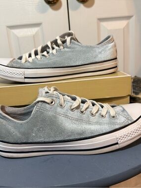 Converse Low Top Sneakers in Light Blue 10.5 women’s
